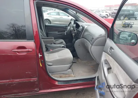 2007 Toyota Sienna Le z USA, uszkodzony, nr VIN 5TDZK23C27S049971